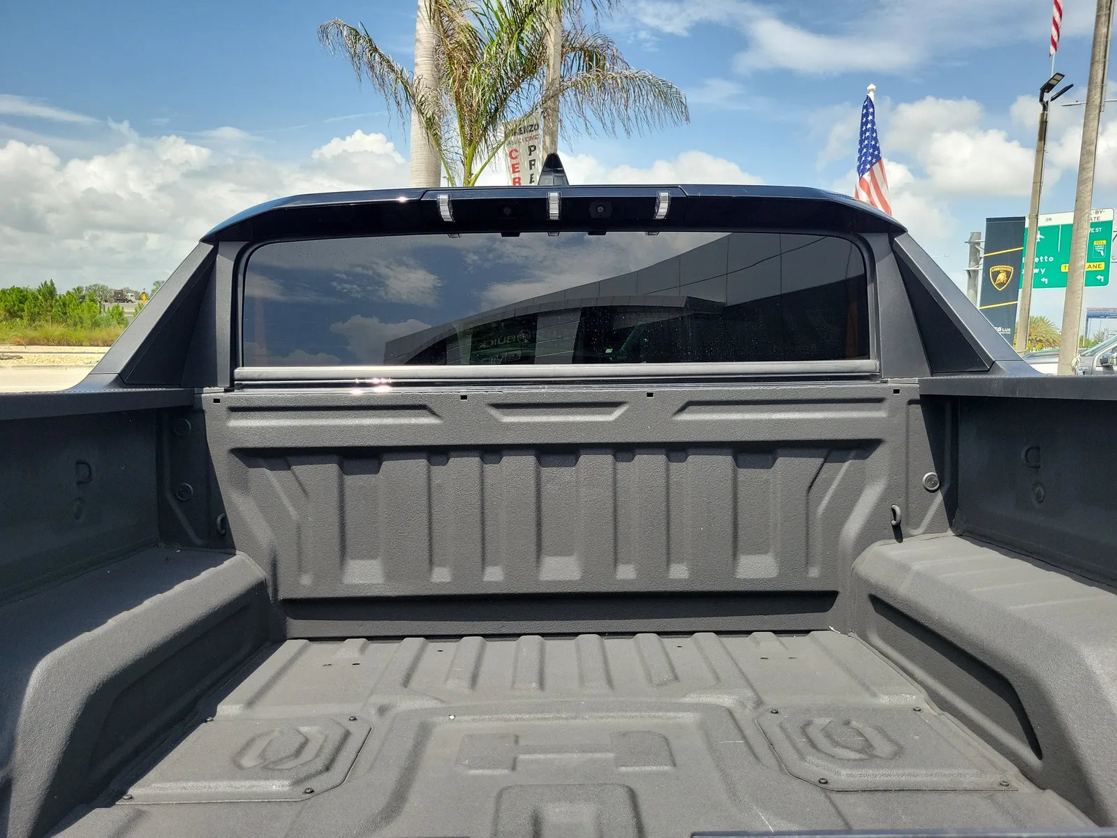 2025 GMC HUMMER EV Pickup 2X photo 10