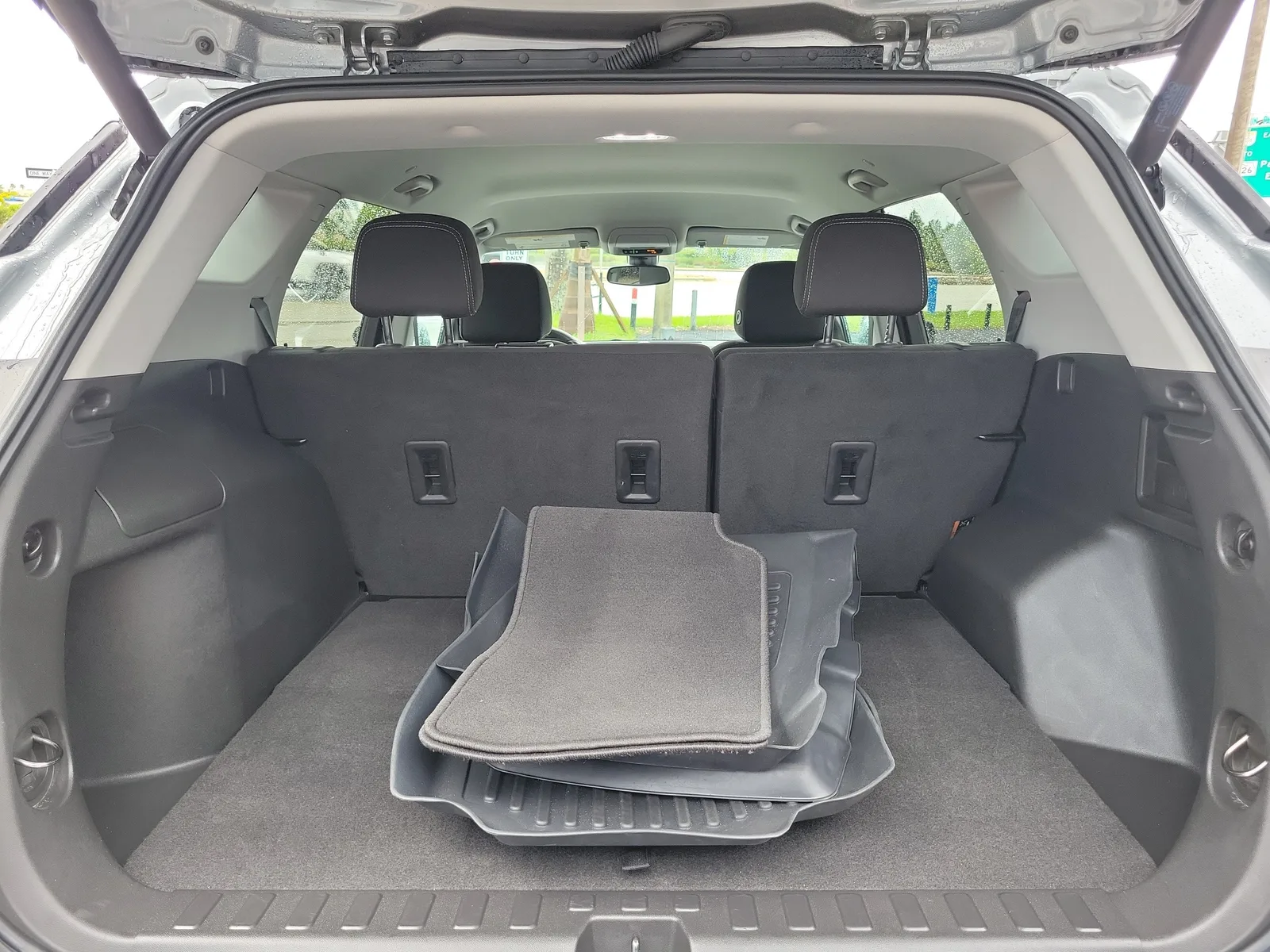 2023 GMC Terrain SLE photo 16