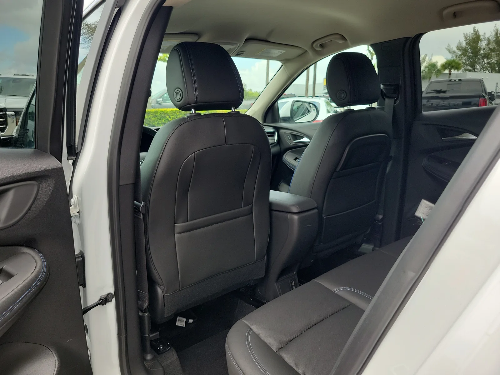 2025 Buick Encore GX Sport Touring photo 14