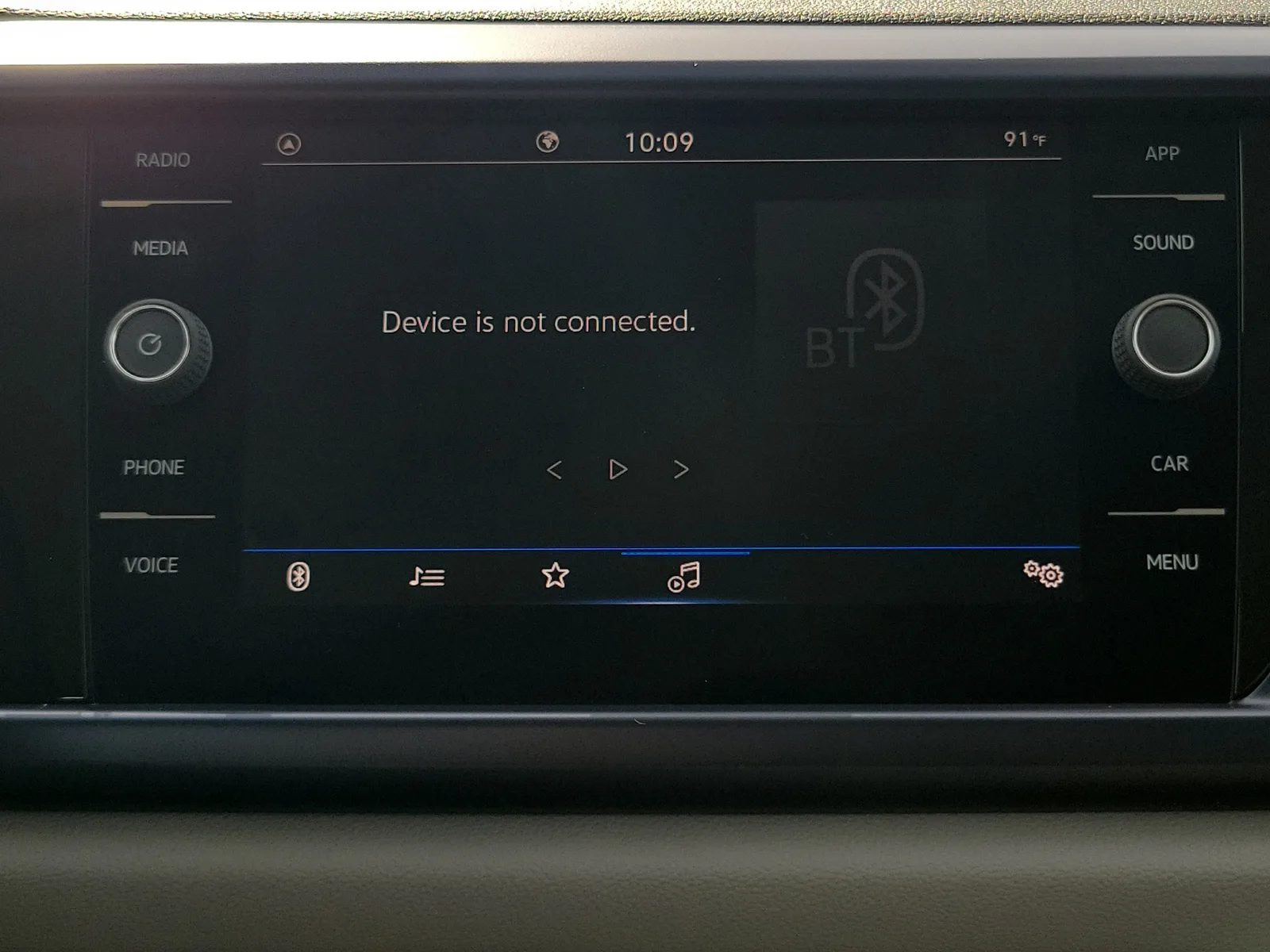 2022 Volkswagen Taos SE photo 25