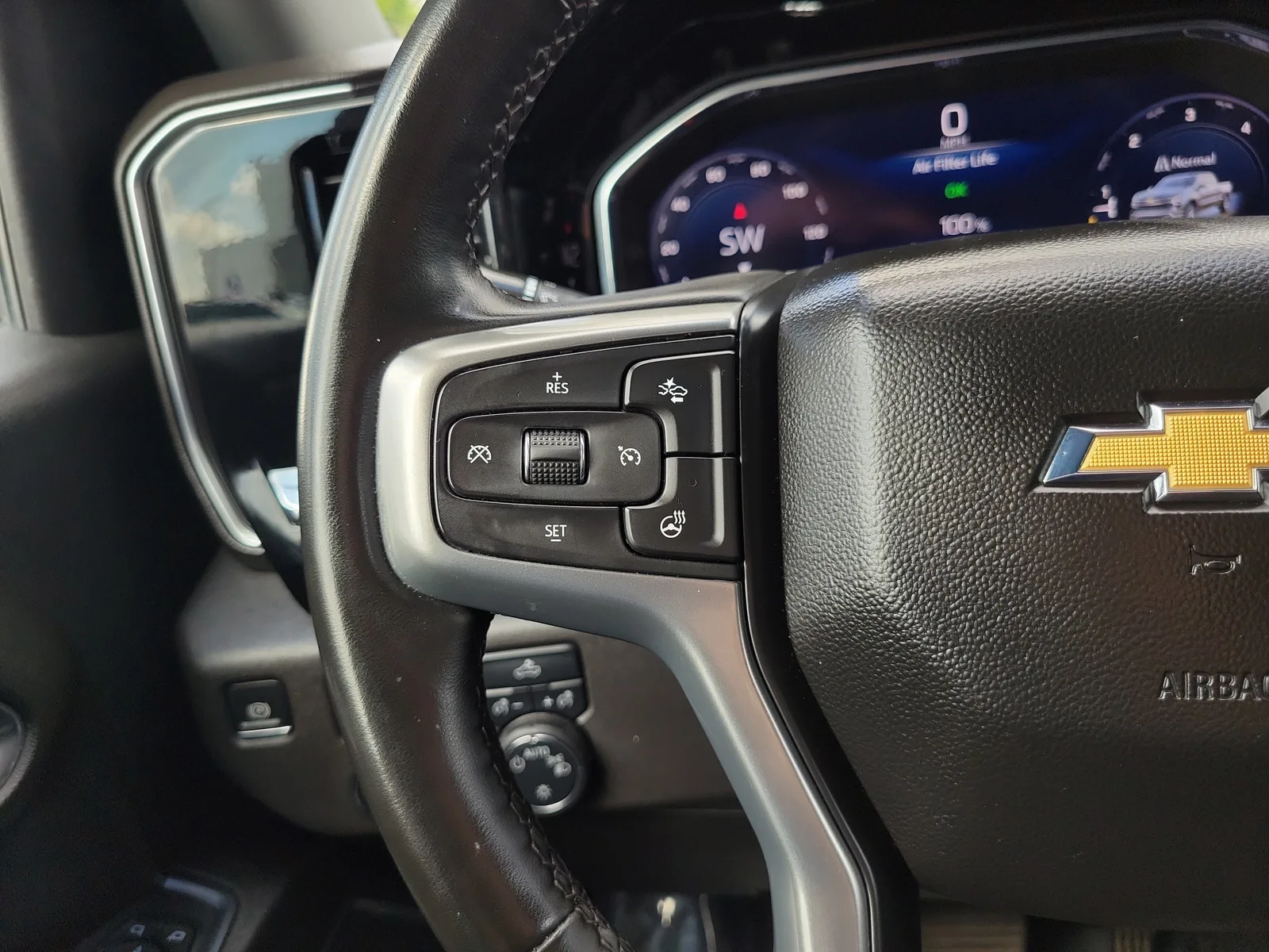 2024 Chevrolet Silverado 1500 LT photo 18
