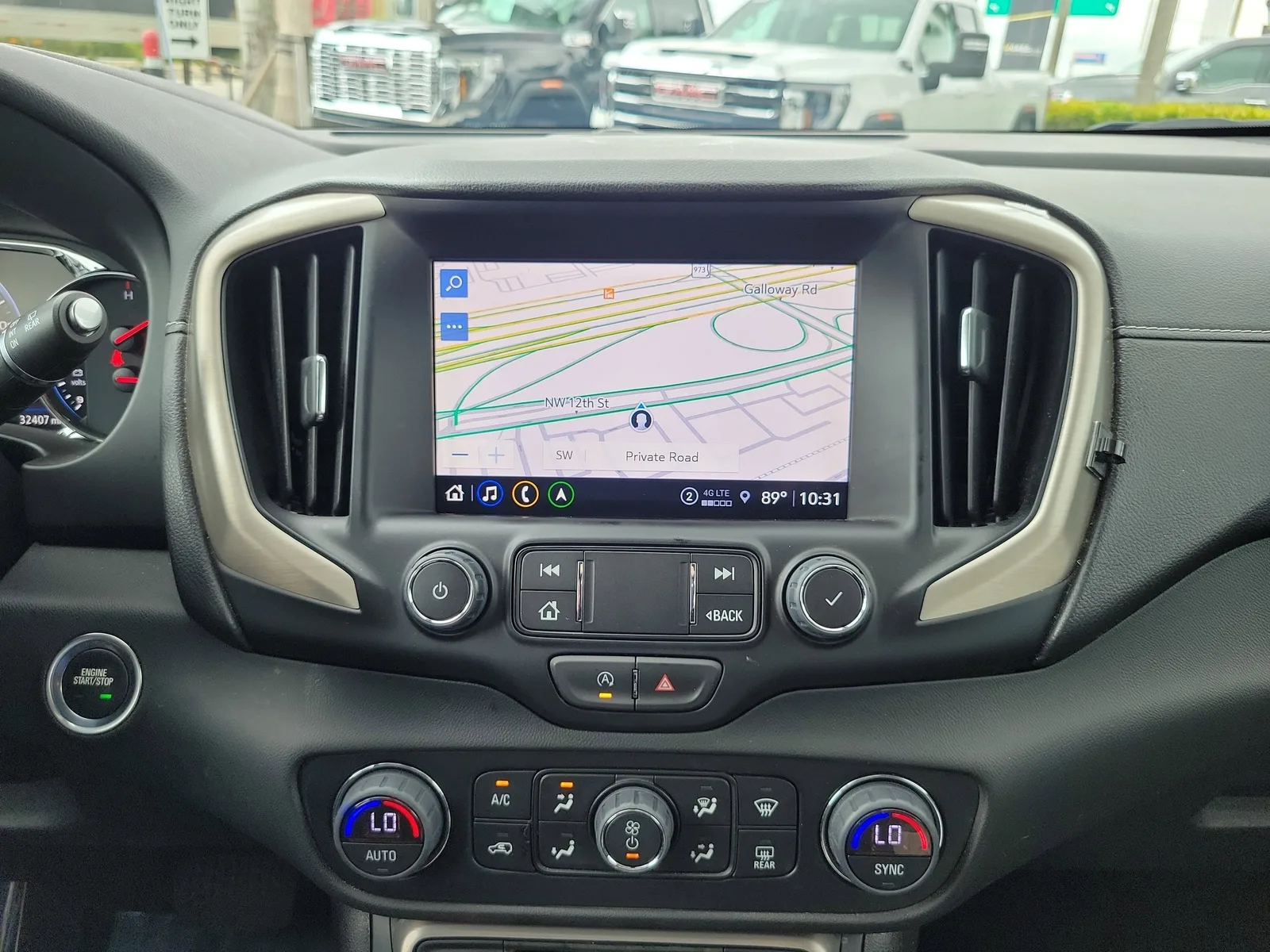 2024 GMC Terrain Denali photo 10