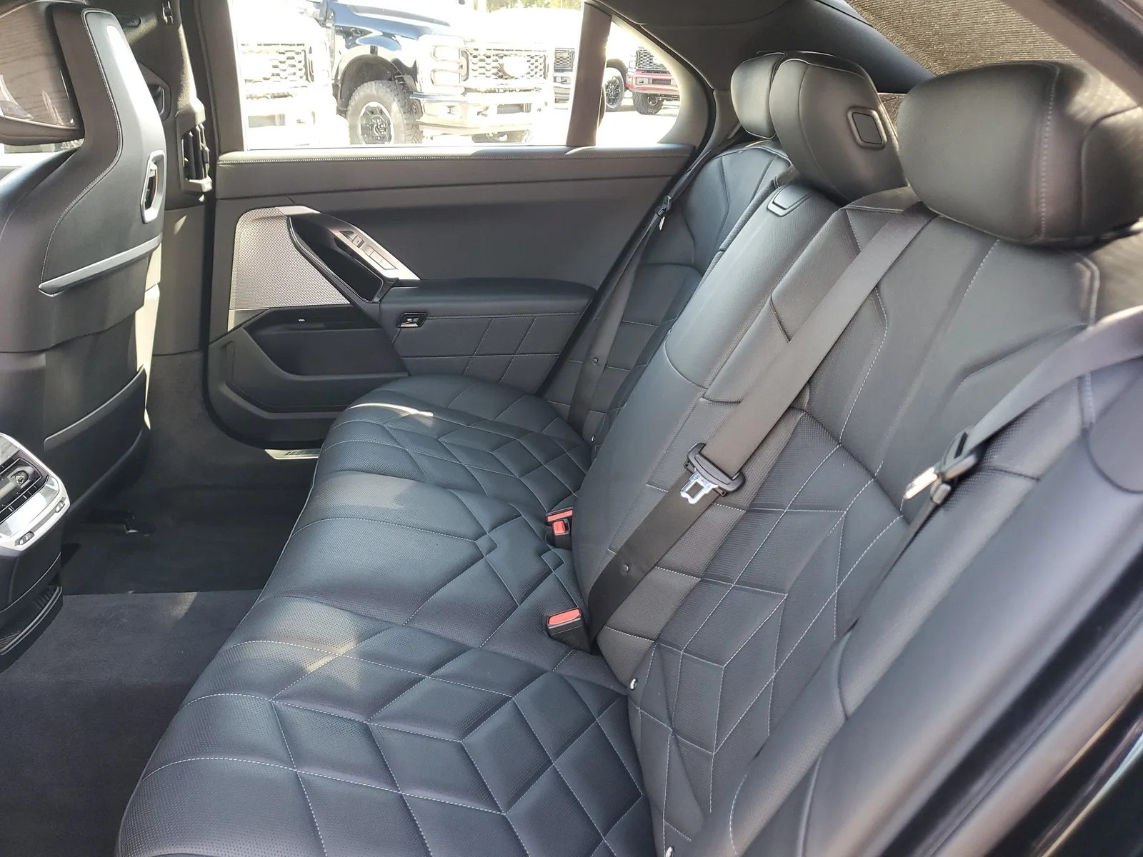 2024 BMW 7 Series 740i photo 12