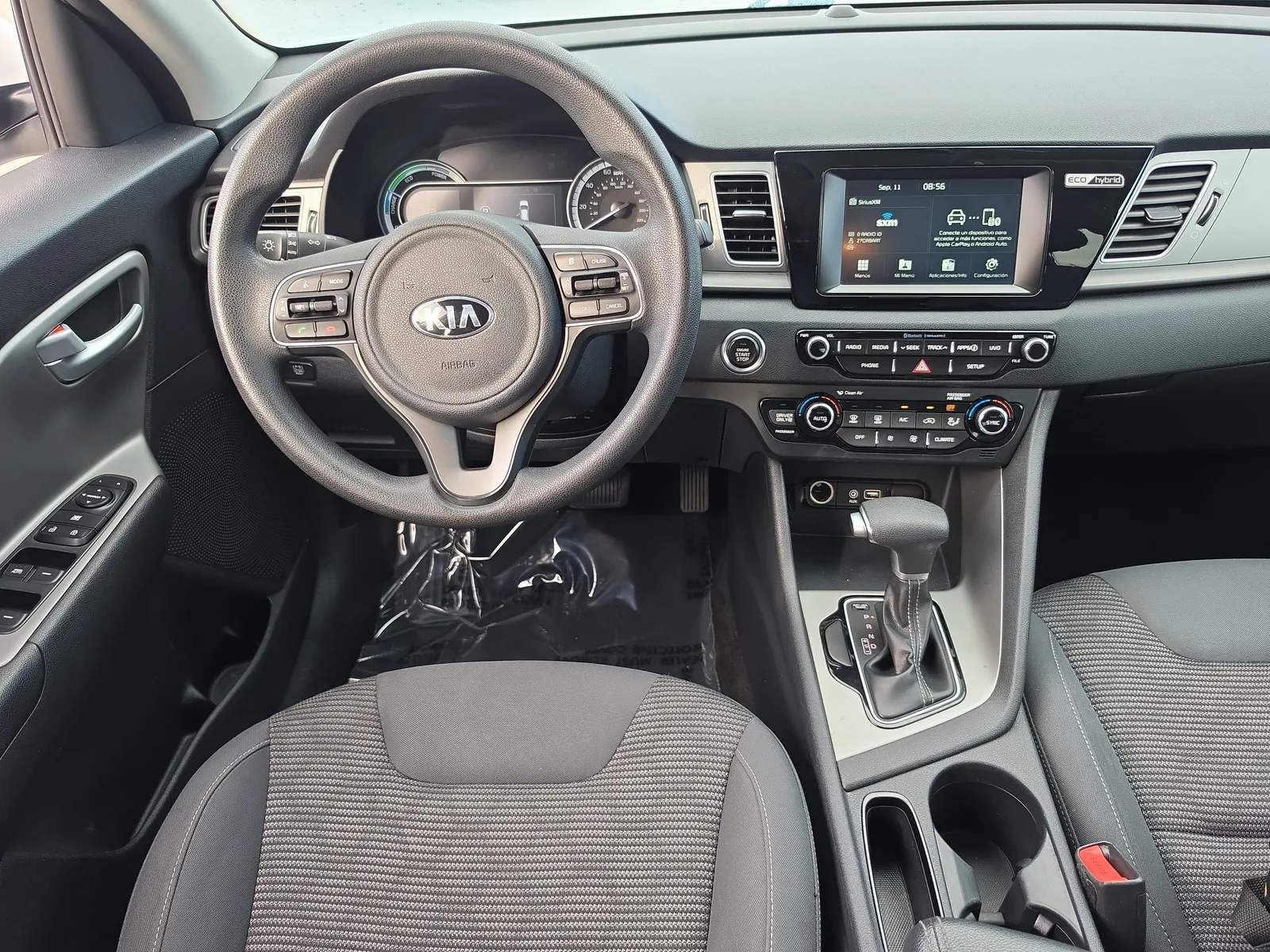 2017 Kia Niro LX photo 12