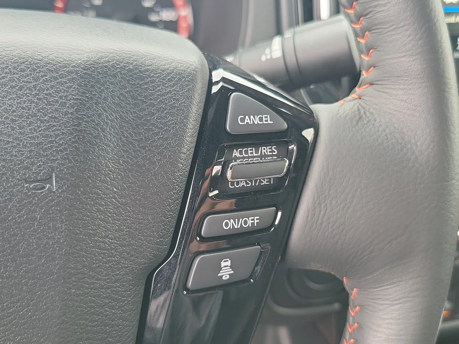 2025 Nissan Frontier Crew Cab PRO-X® photo 20