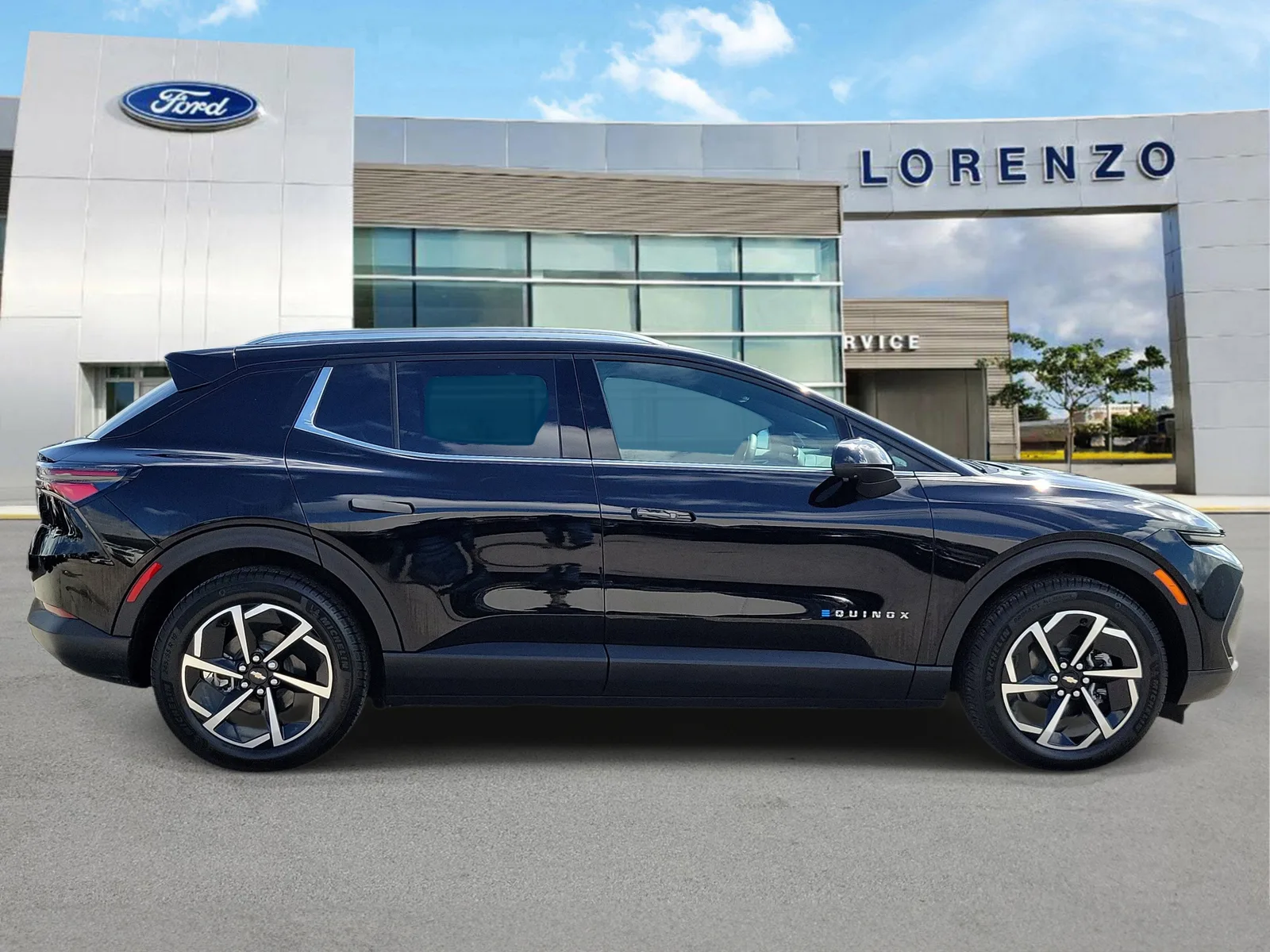 2026 Chevrolet Equinox EV LT2 w/PDE photo 4