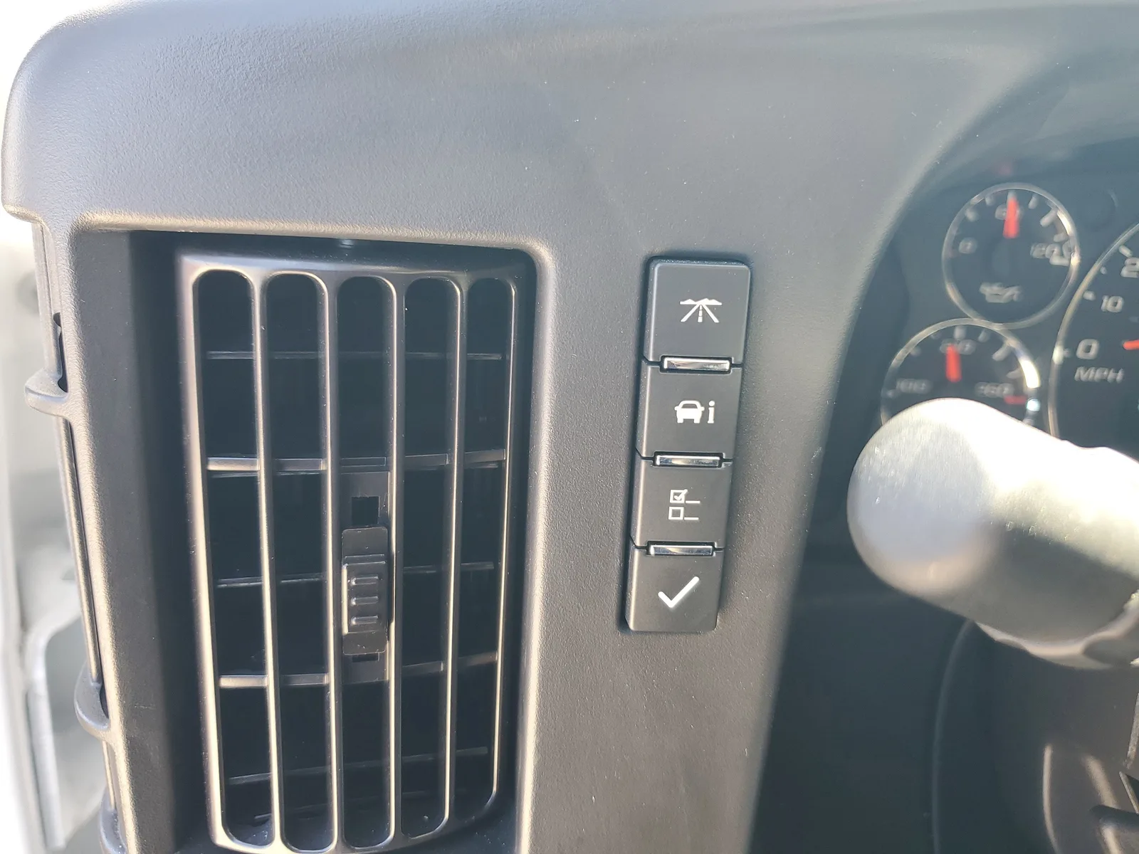 2025 Chevrolet Express Passenger LT photo 26