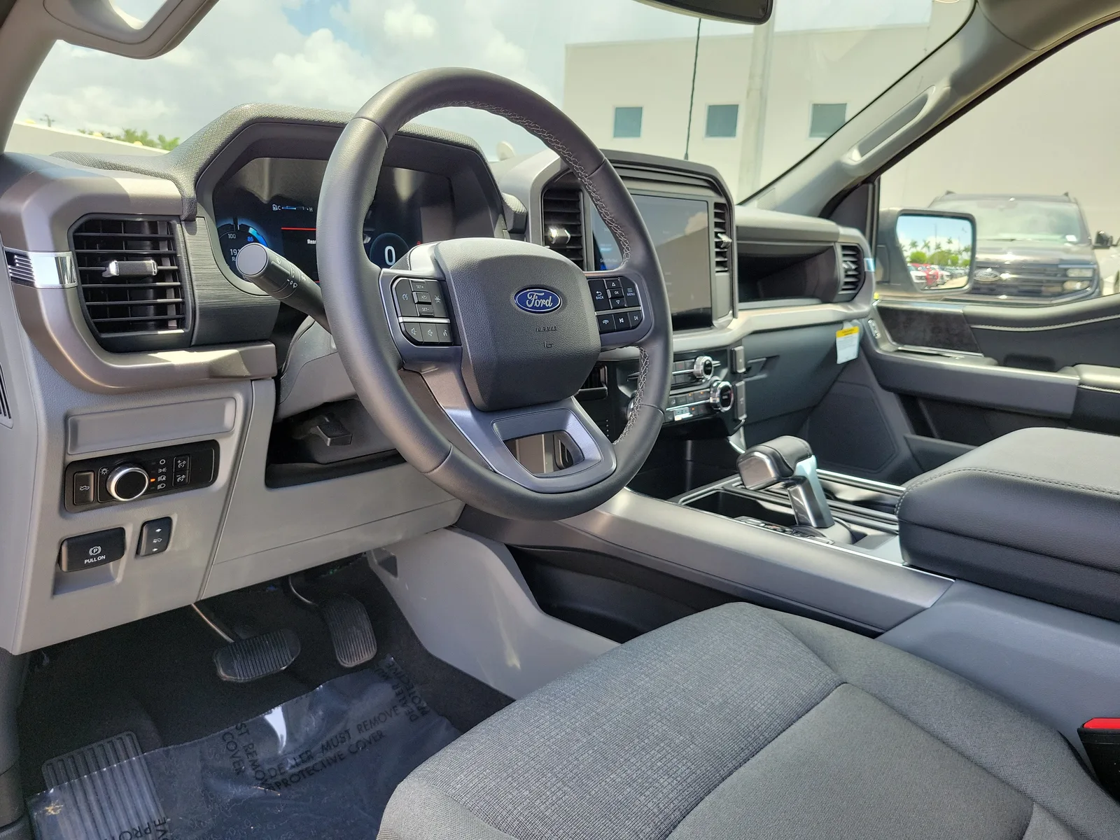 2025 Ford F-150 Lightning XLT 4WD photo 12