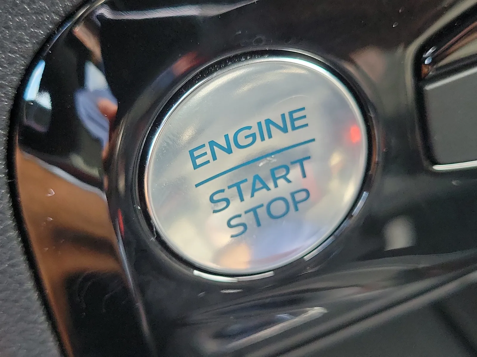 2024 Ford Escape ST-Line photo 25