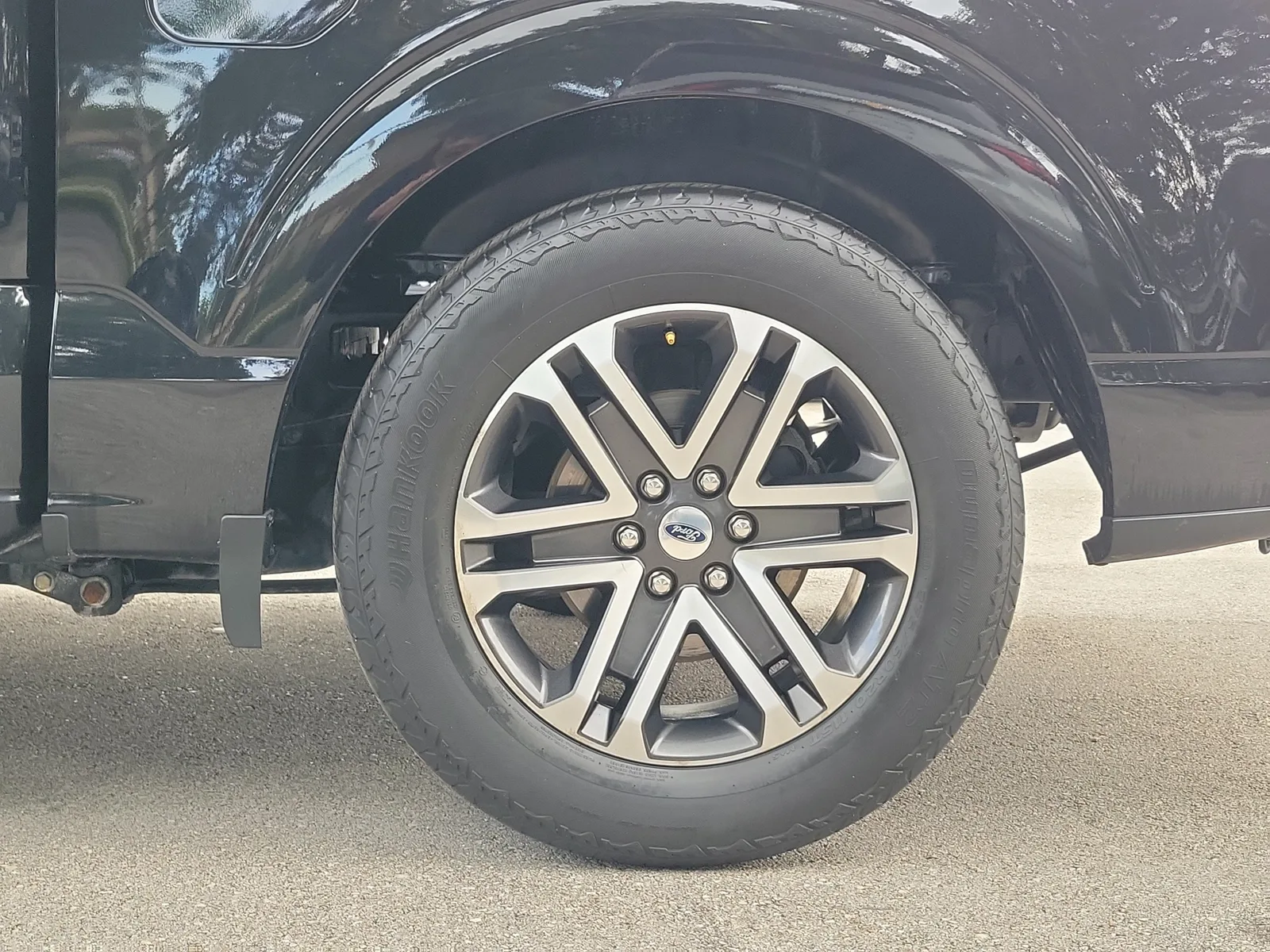 2023 Ford F-150 XL 4WD photo 27