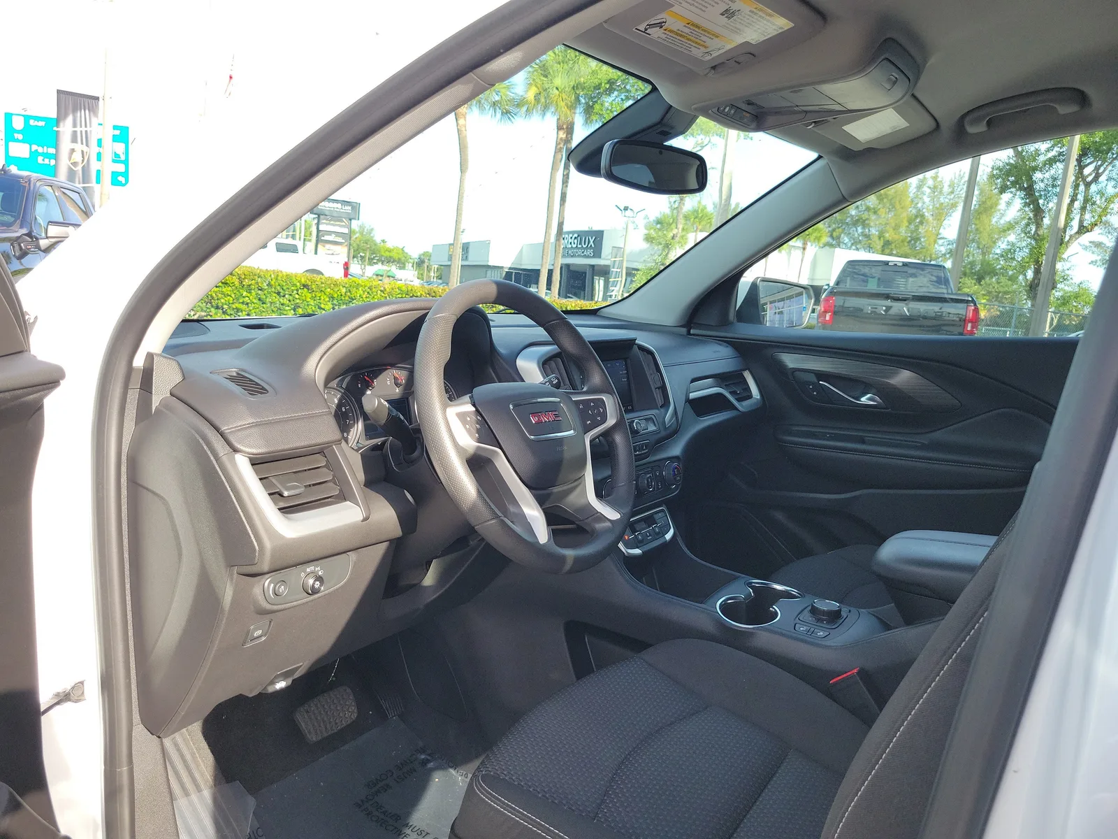 2023 GMC Terrain SLE photo 16