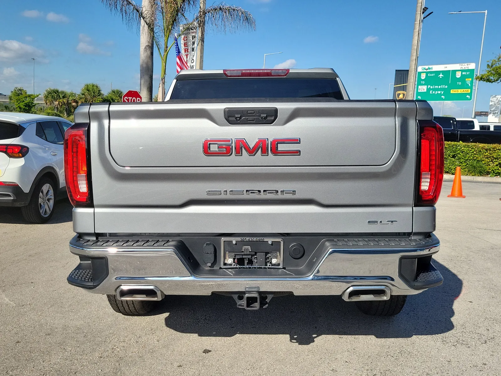 2024 GMC Sierra 1500 SLT photo 6
