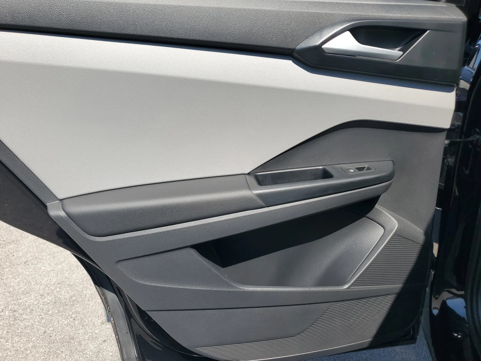 2022 Volkswagen Taos SE photo 28