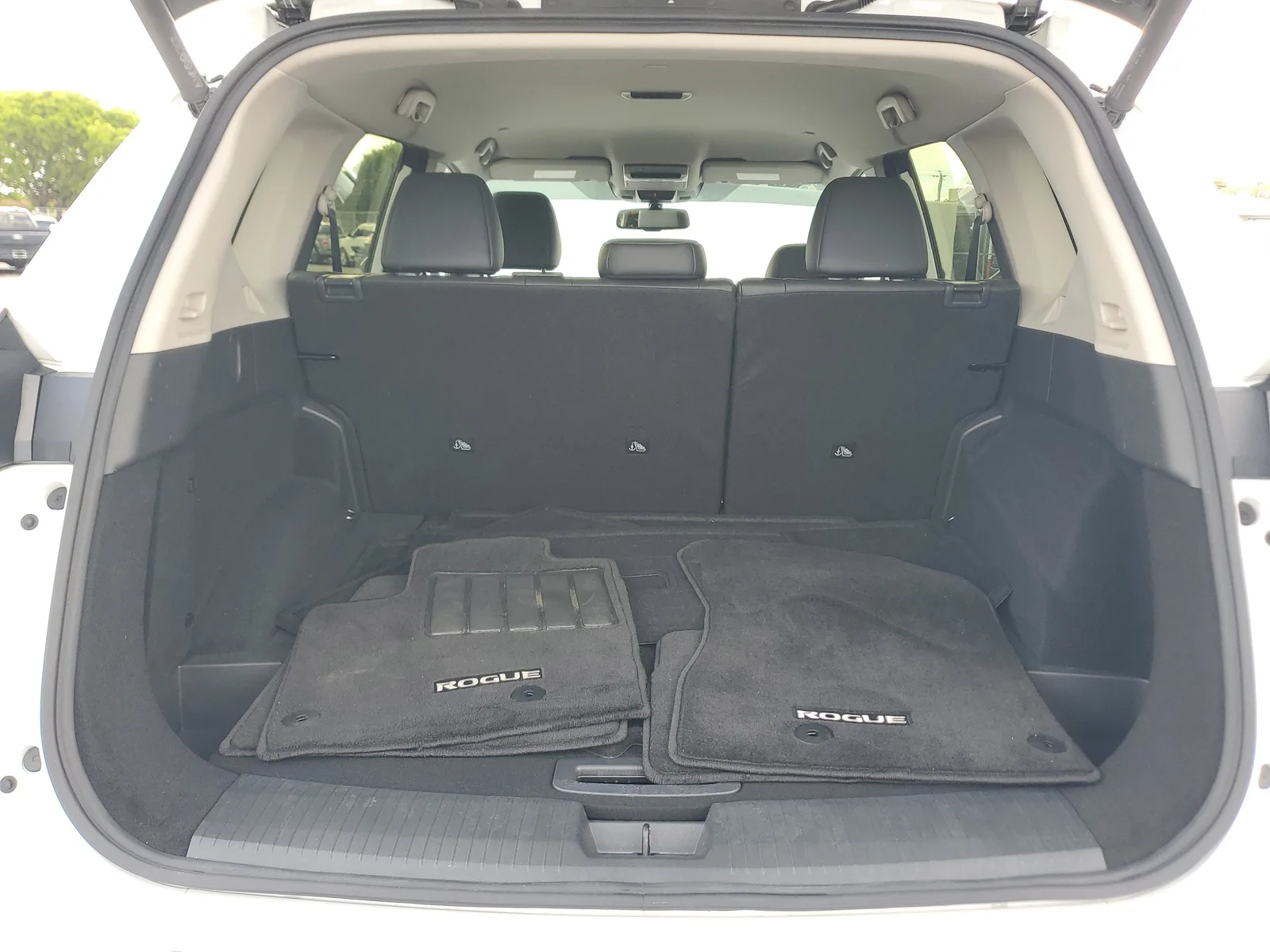 2025 Nissan Rogue SL photo 15