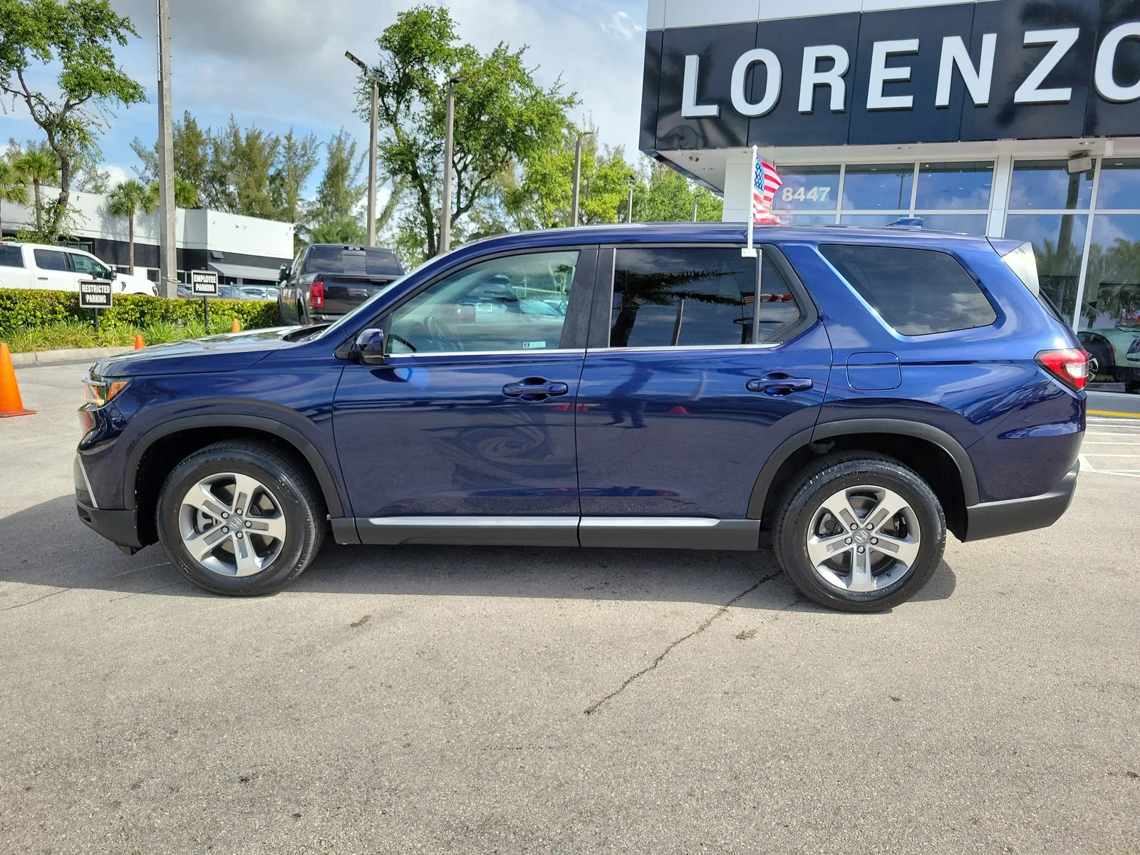 2023 Honda Pilot EX-L 7 Passenger photo 8