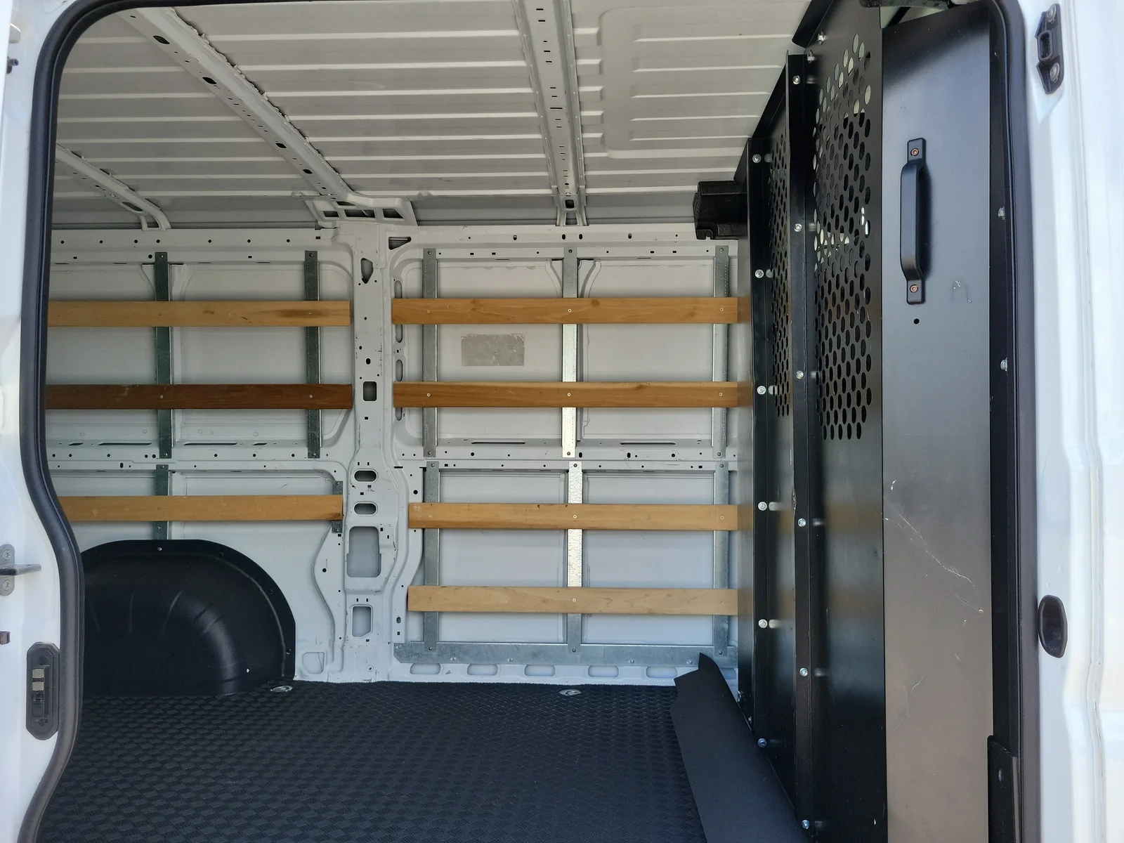 2025 RAM ProMaster Cargo Van Tradesman photo 12
