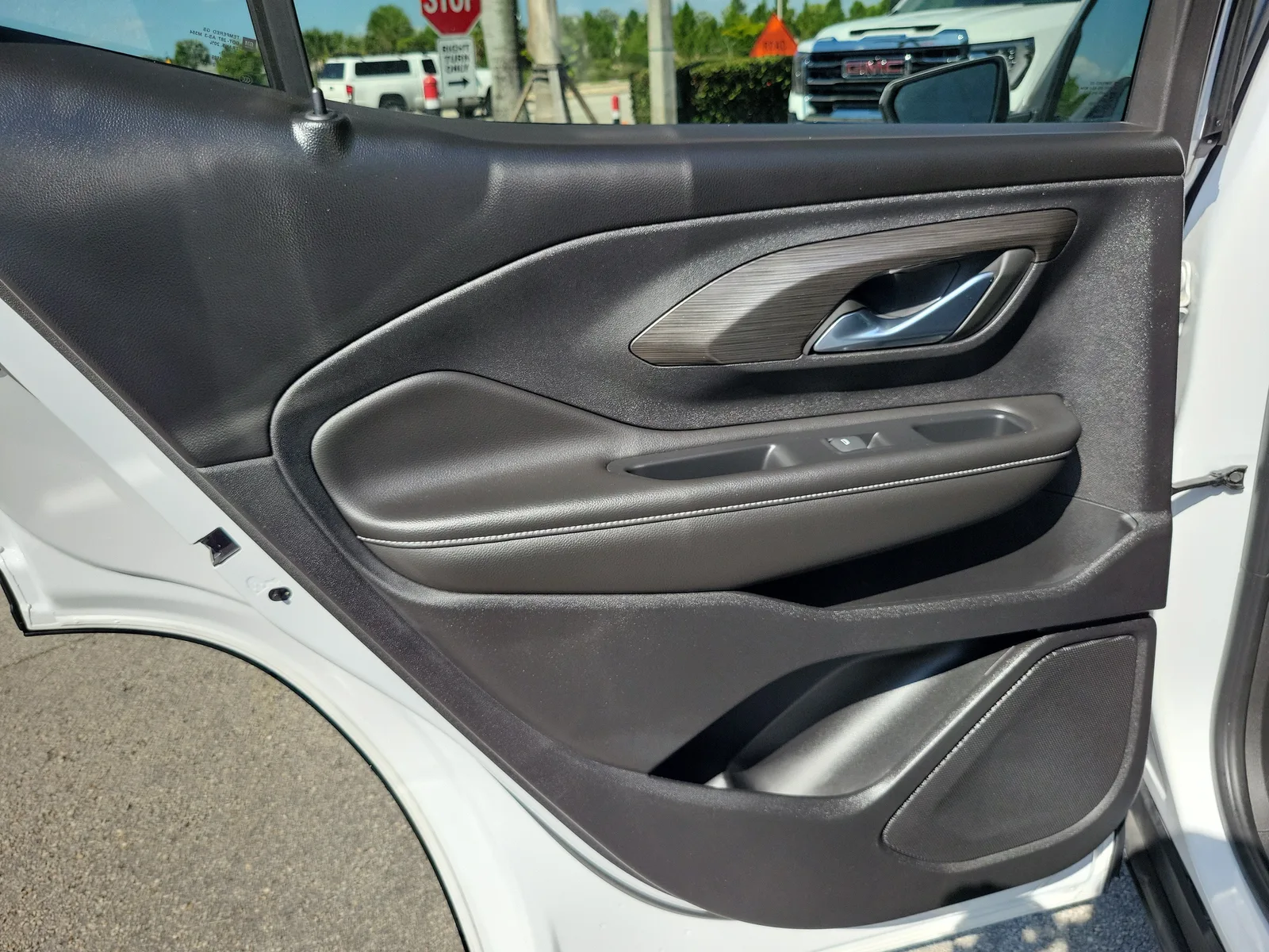2023 GMC Terrain SLE photo 11