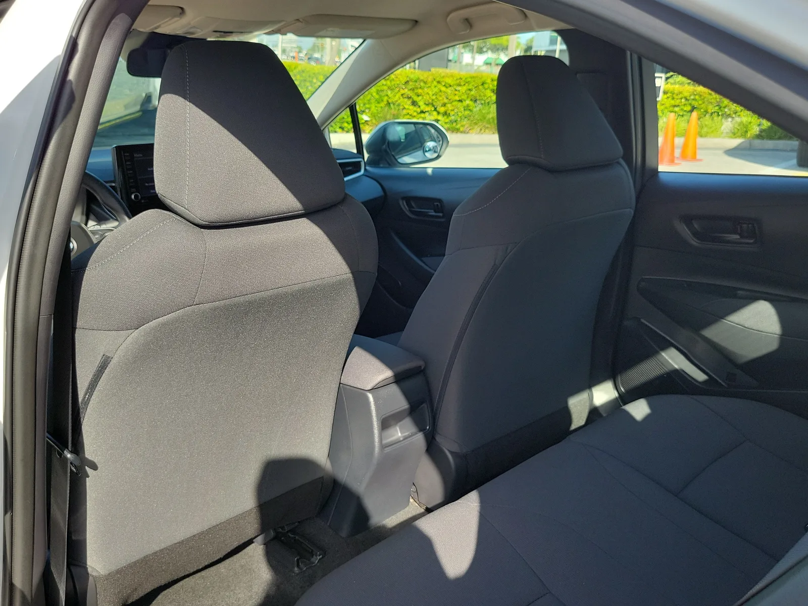 2022 Toyota Corolla LE photo 14