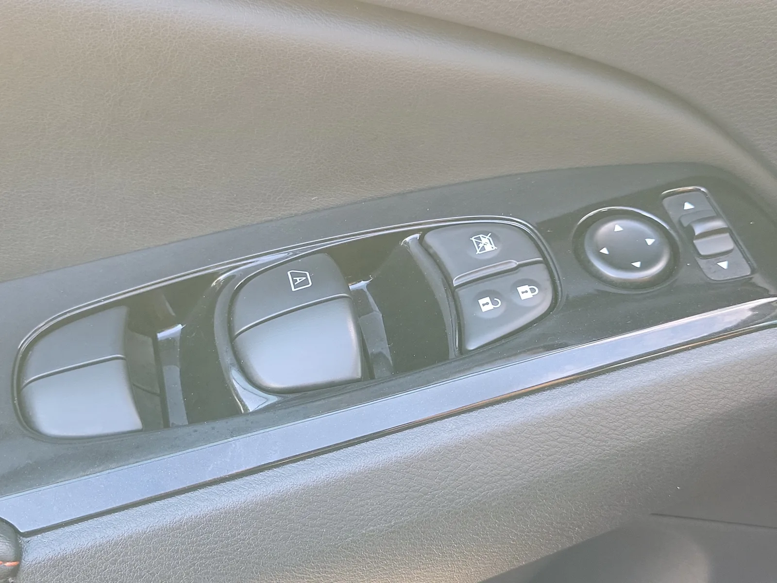 2024 Nissan Altima 2.5 SR photo 28