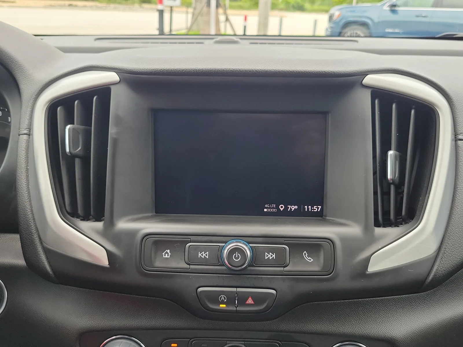 2024 GMC Terrain SLE photo 21