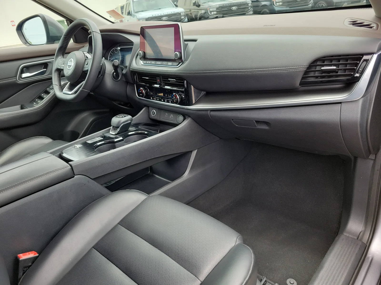 2021 Nissan Rogue SV photo 19