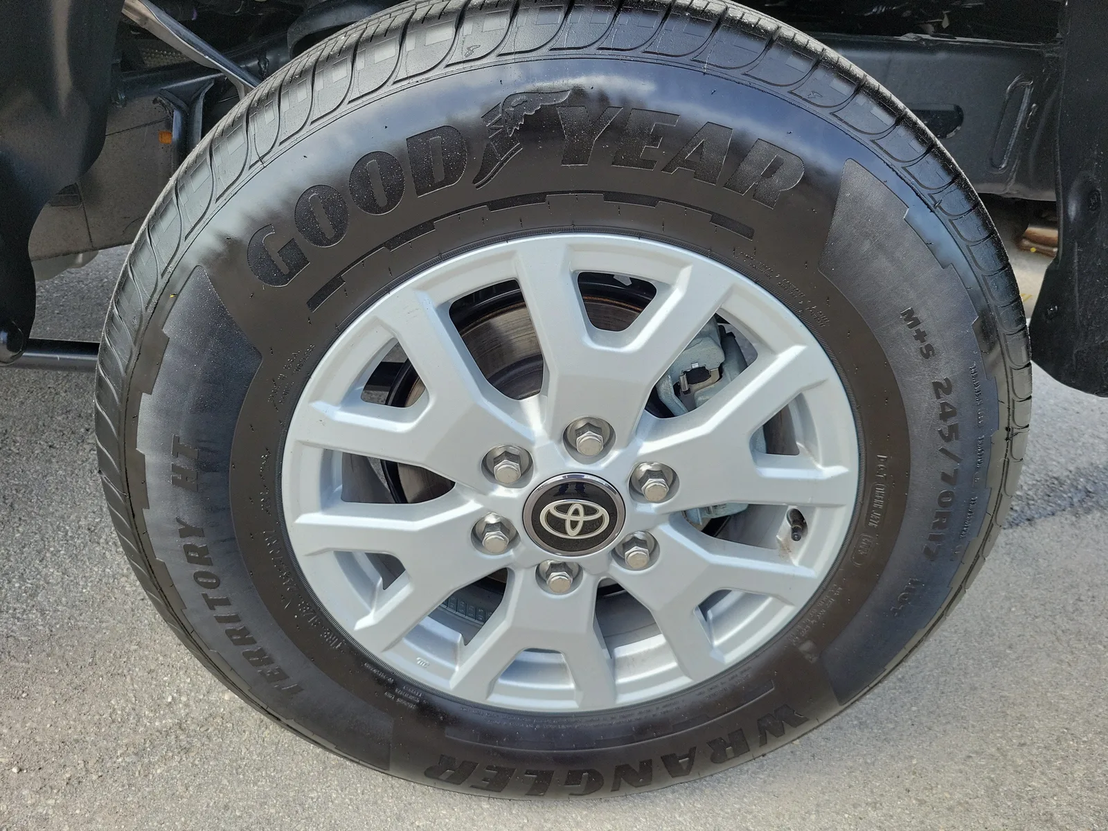 2025 Toyota Tacoma 2WD SR5 photo 29