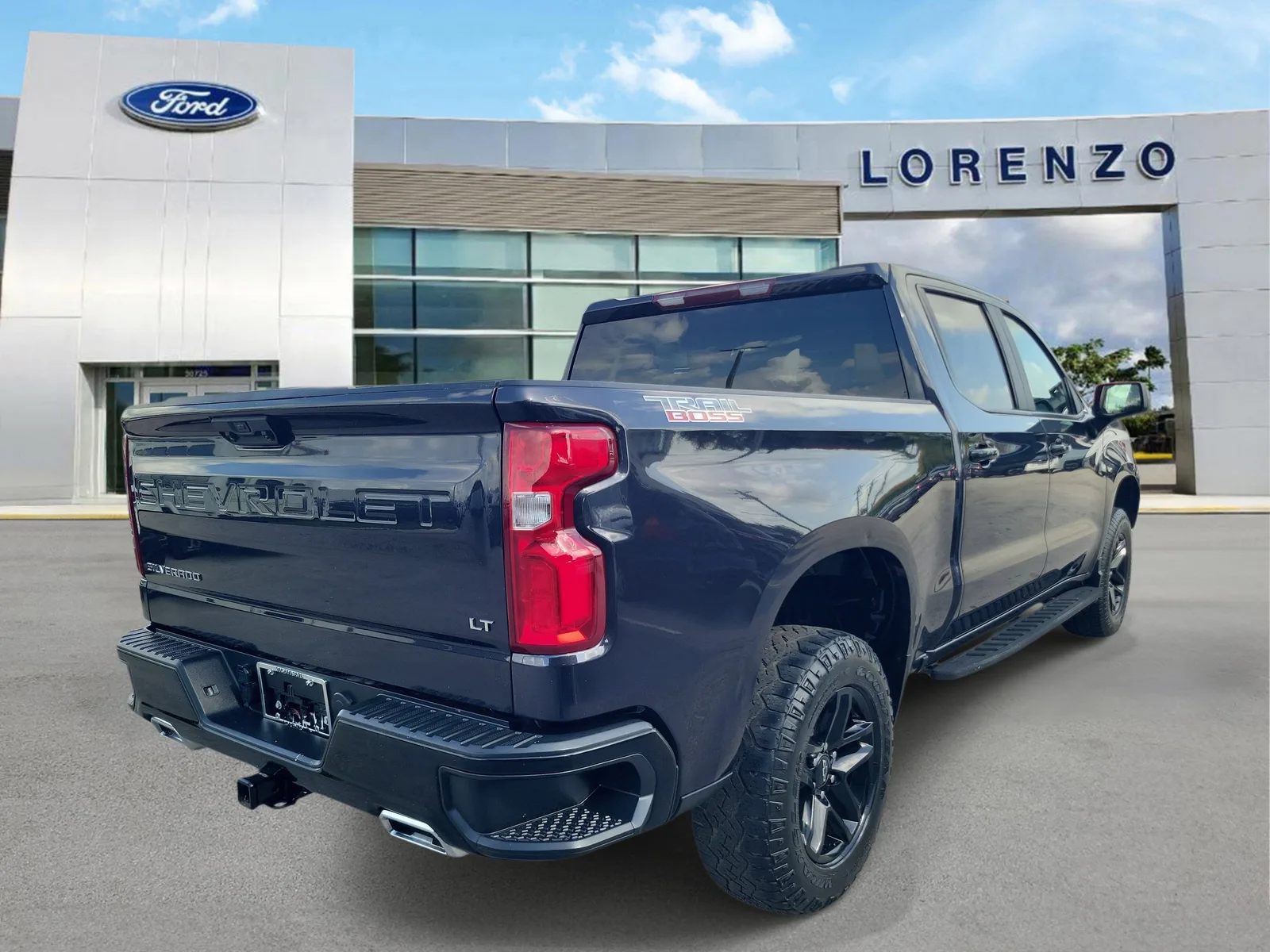 2023 Chevrolet Silverado 1500 LT Trail Boss 4WD Diesel photo 5