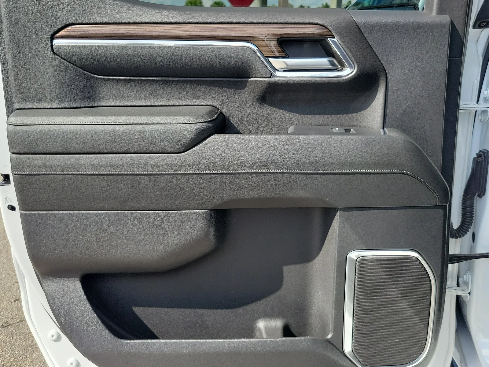 2024 Chevrolet Silverado 1500 RST photo 24