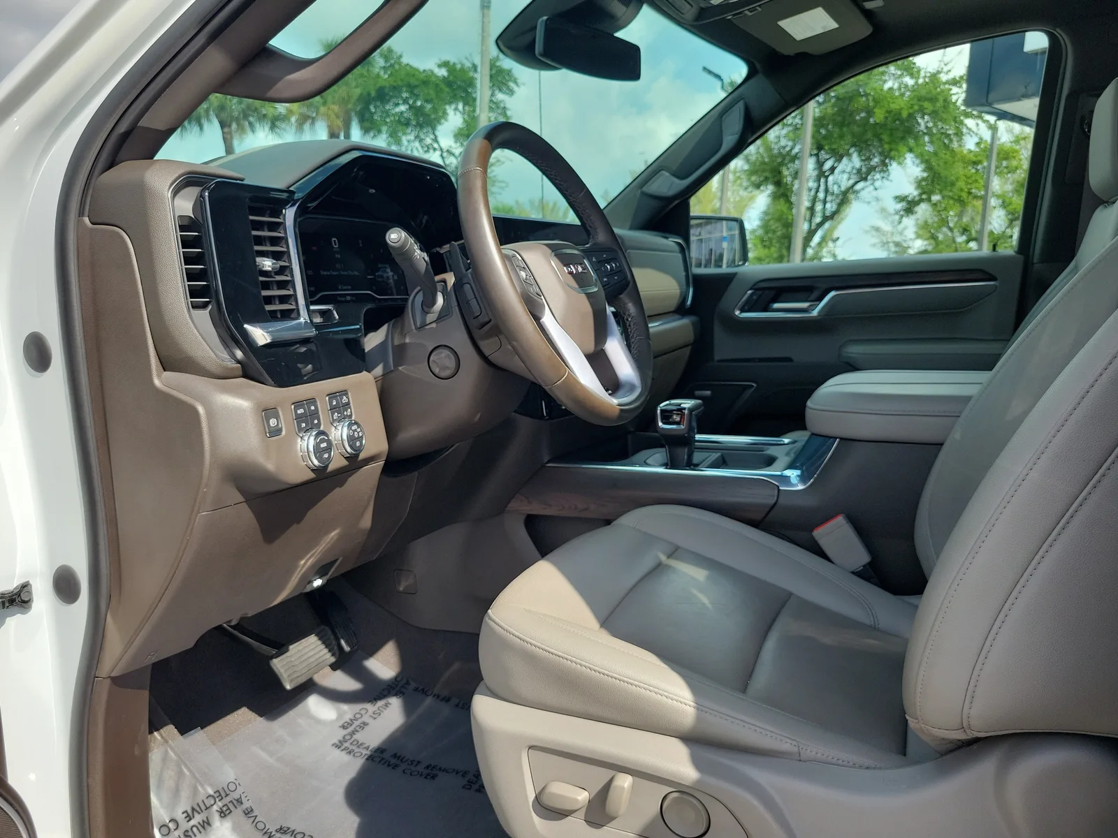 2023 GMC Sierra 1500 SLT photo 9