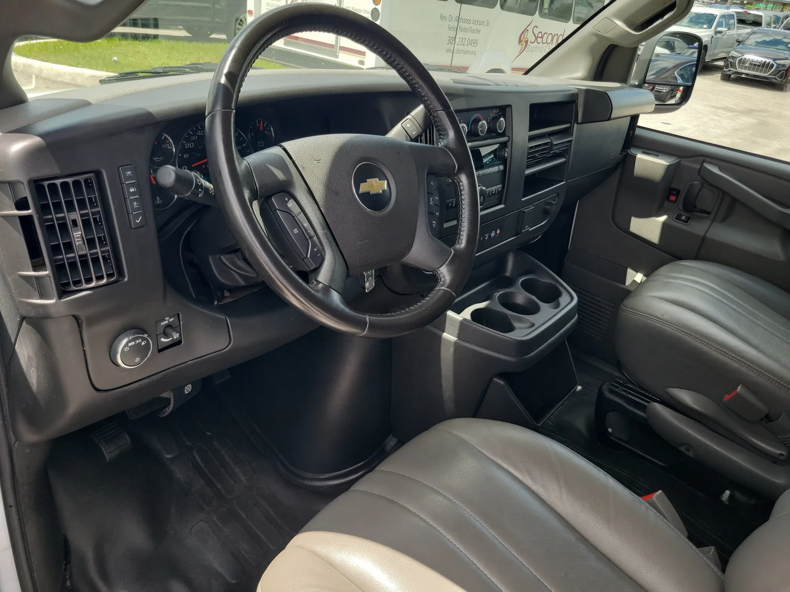 2023 Chevrolet Express Cargo Van Work Van photo 9