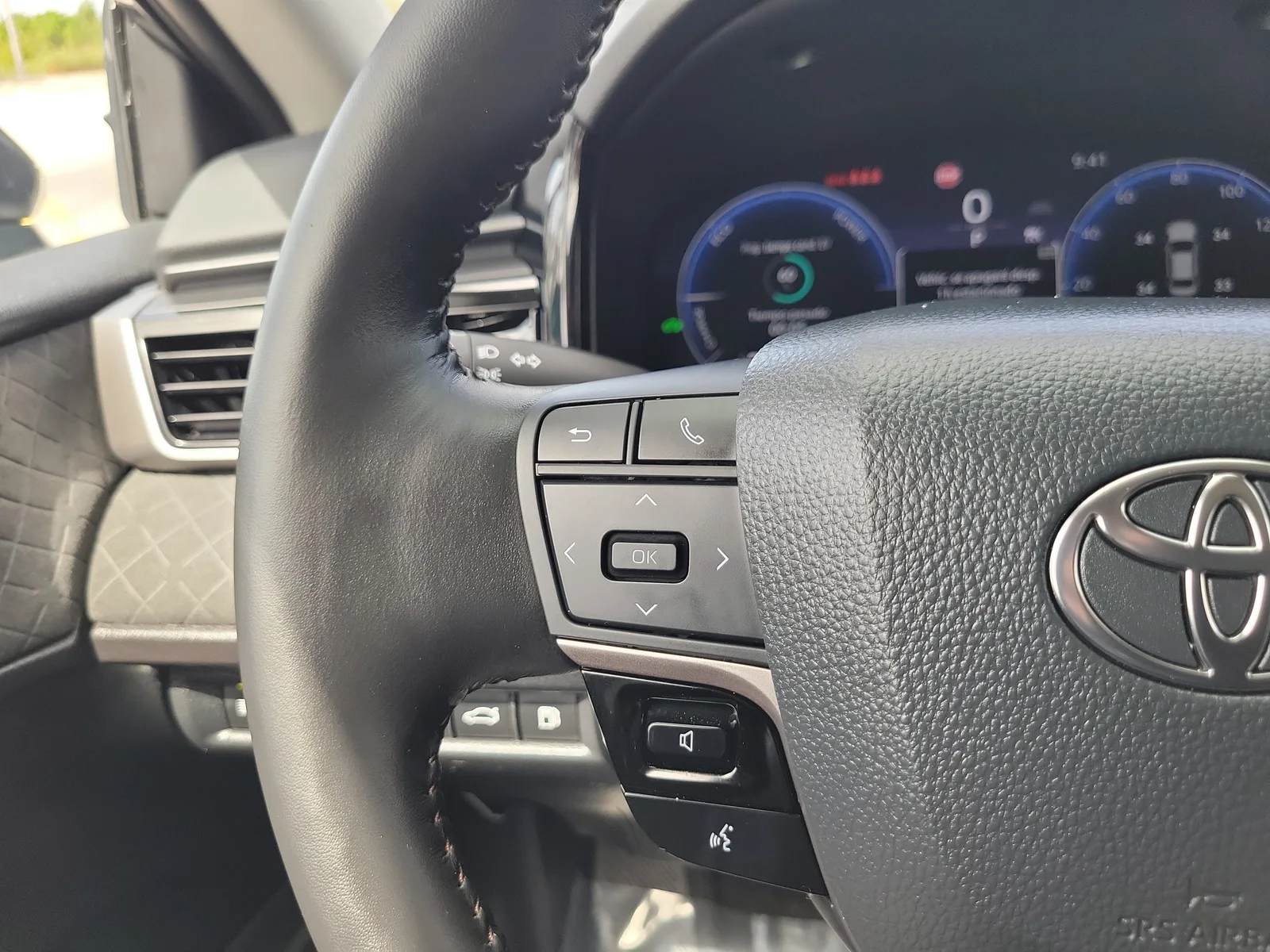 2026 Toyota Camry LE photo 18