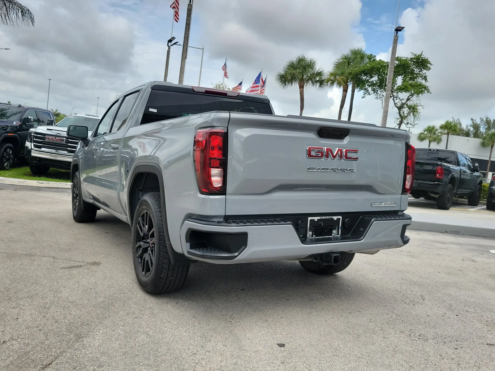 2024 GMC Sierra 1500 Elevation photo 7