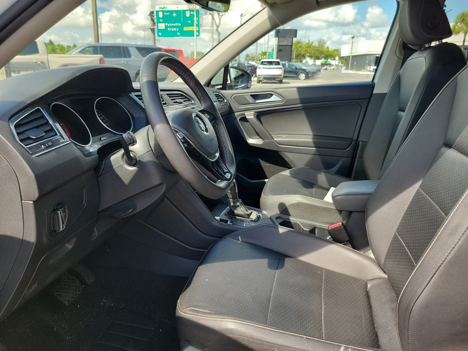 2021 Volkswagen Tiguan SE photo 11