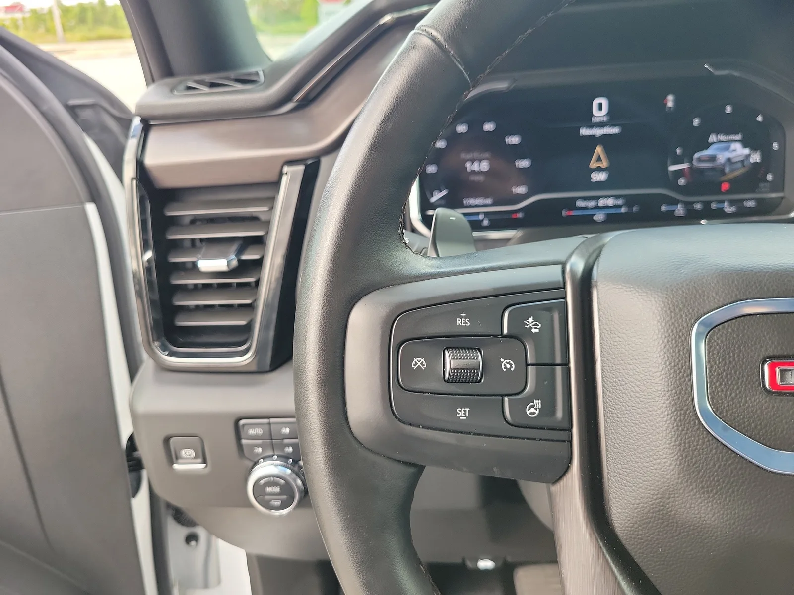 2025 GMC Sierra 1500 AT4 4WD photo 18