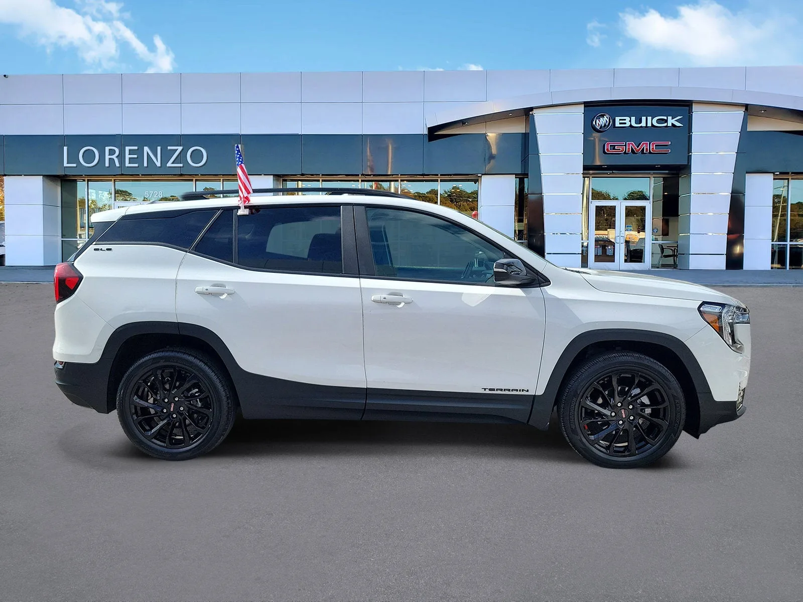 2023 GMC Terrain SLE photo 4