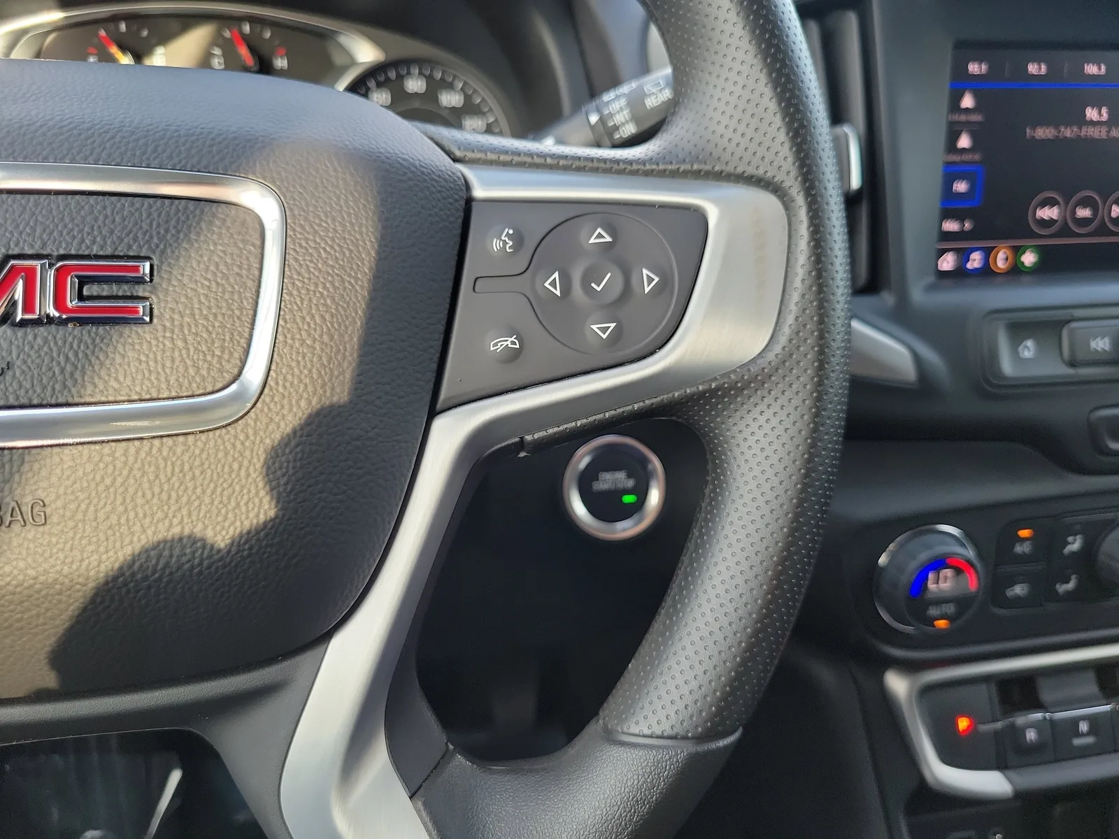 2023 GMC Terrain SLE photo 23