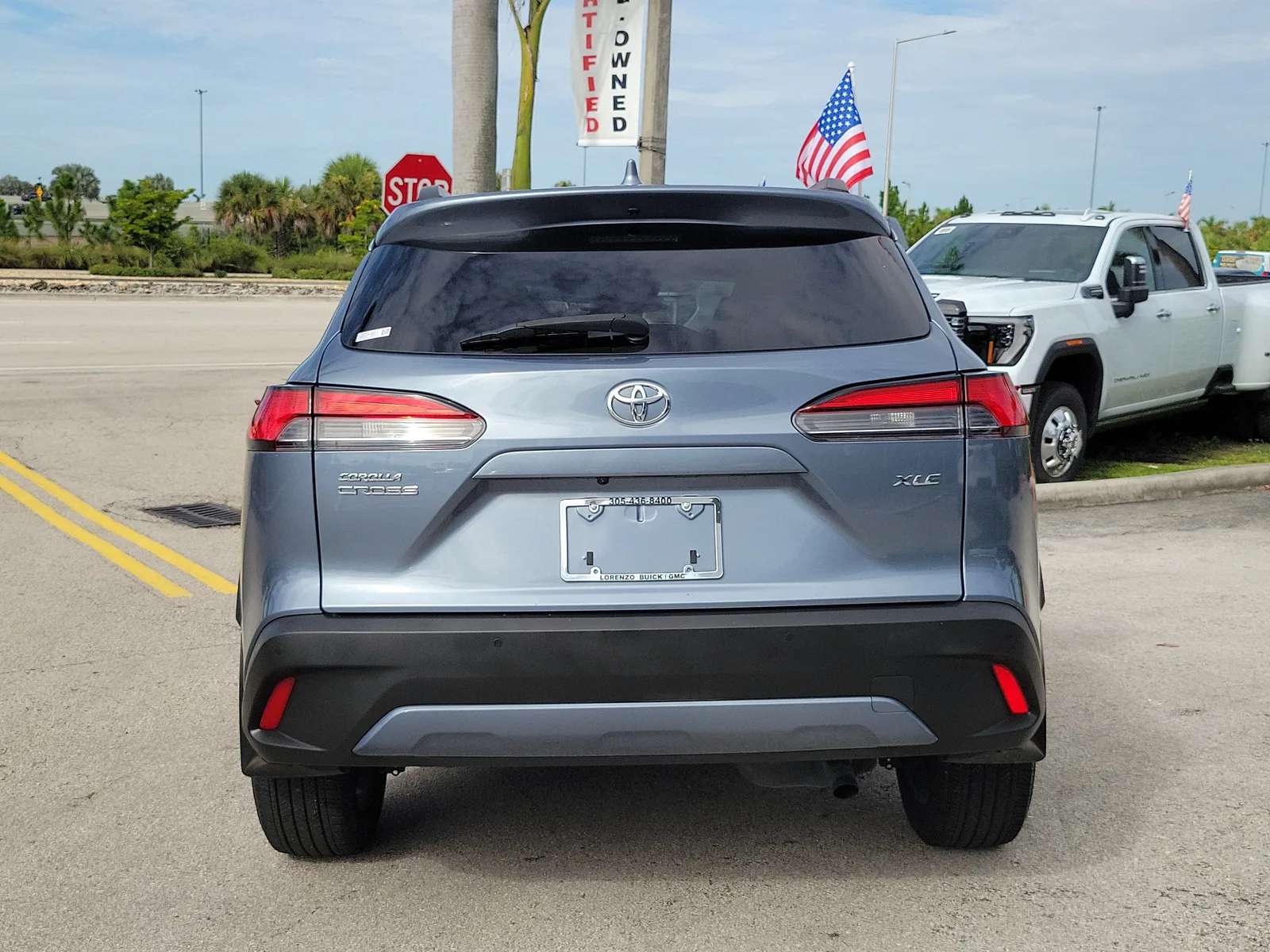 2023 Toyota Corolla Cross XLE photo 6