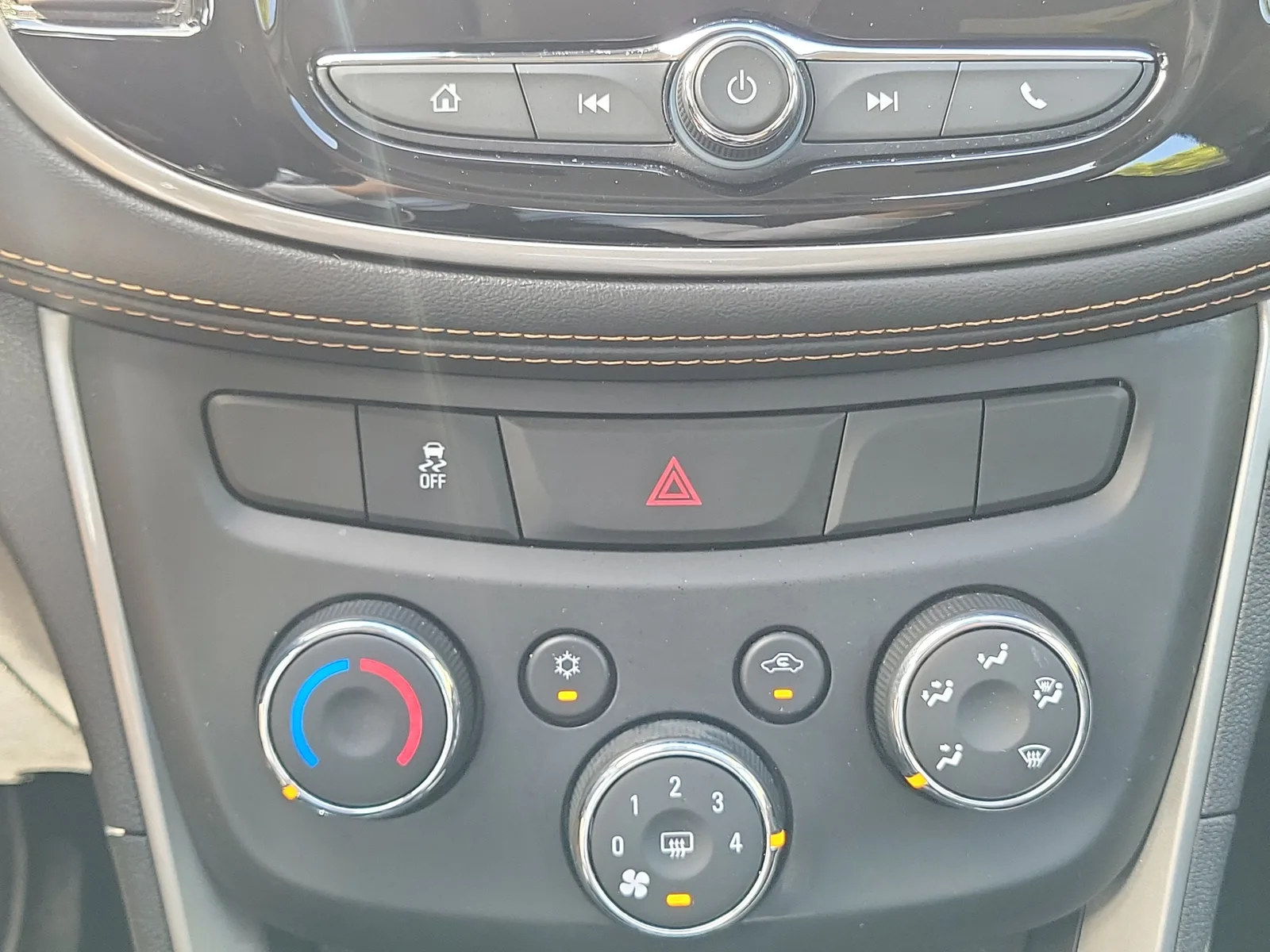 2020 Chevrolet Trax LS photo 28