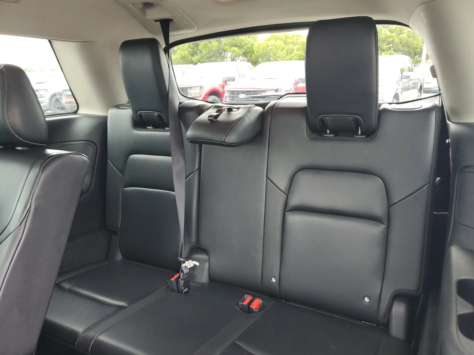2024 Nissan Pathfinder SL photo 14