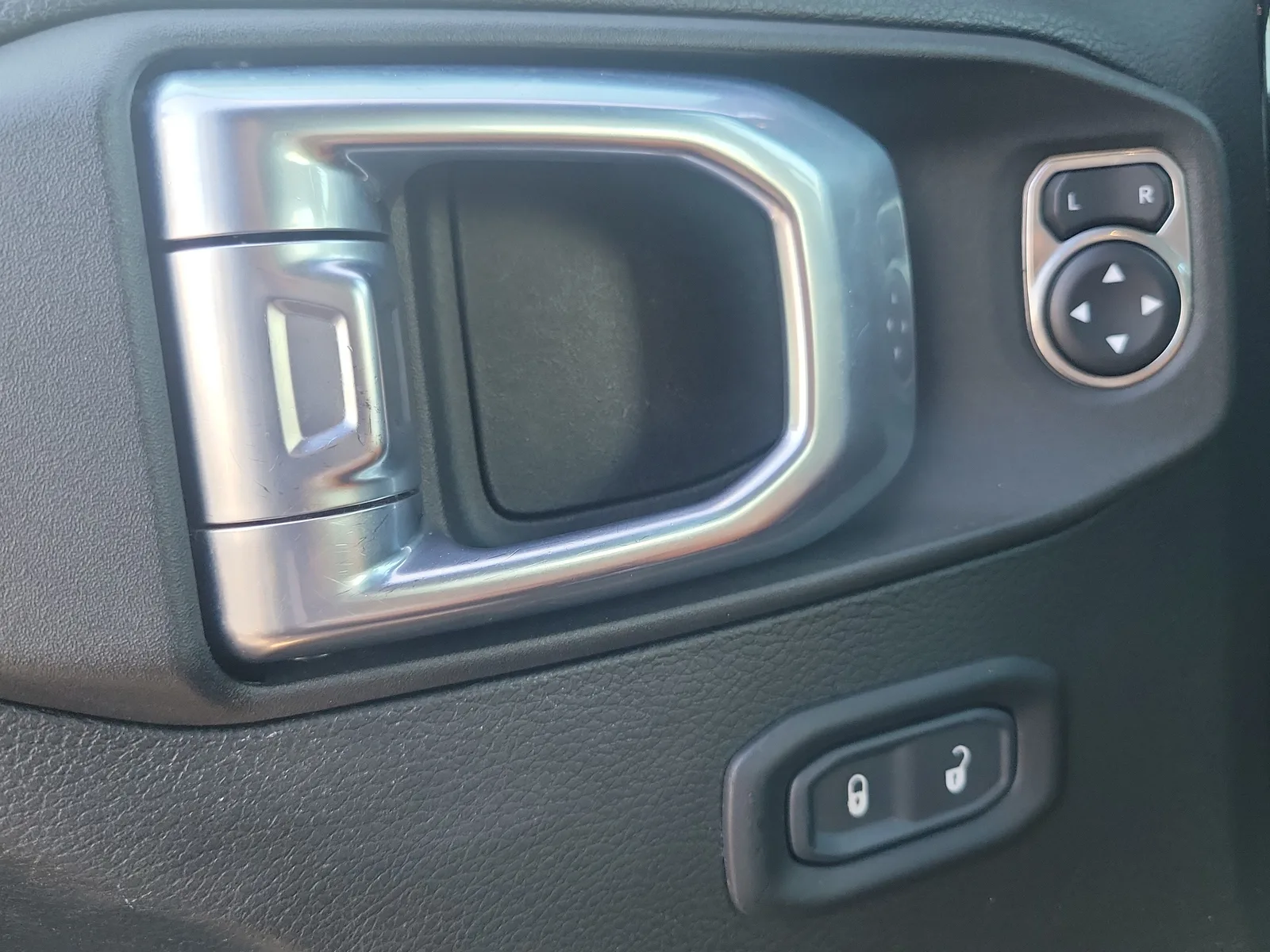 2022 Jeep Gladiator Sport S 4WD photo 27