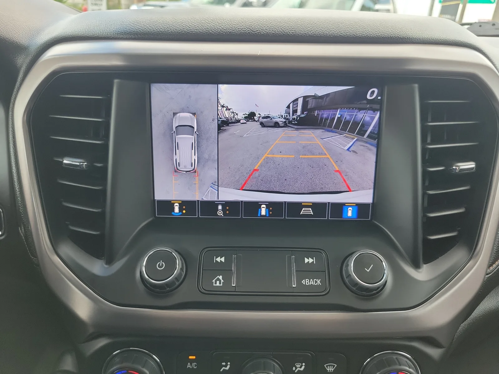 2023 GMC Acadia AT4 photo 30