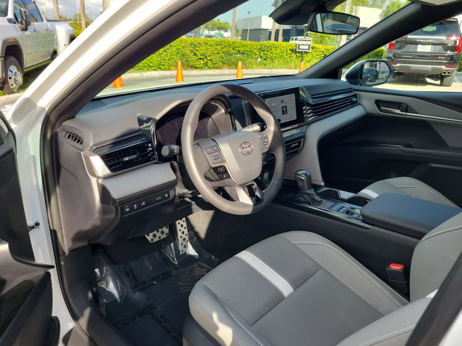 2026 Toyota Camry LE photo 4