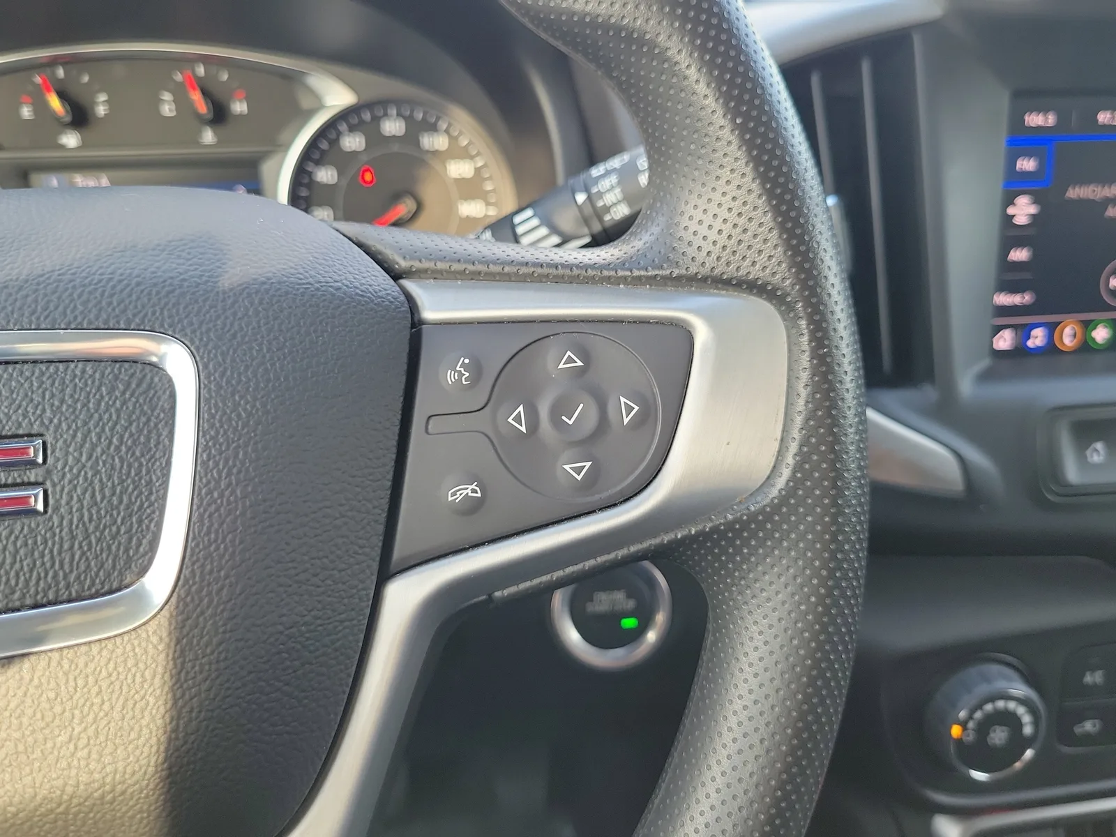 2024 GMC Terrain SLE photo 21