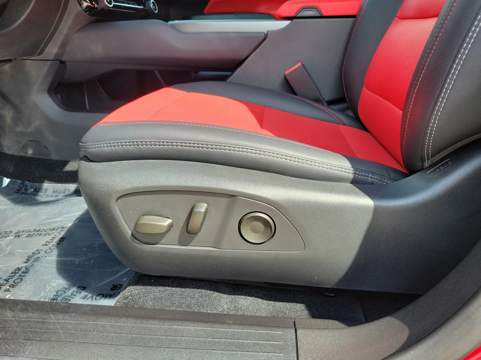 2025 Chevrolet Equinox EV RS photo 13