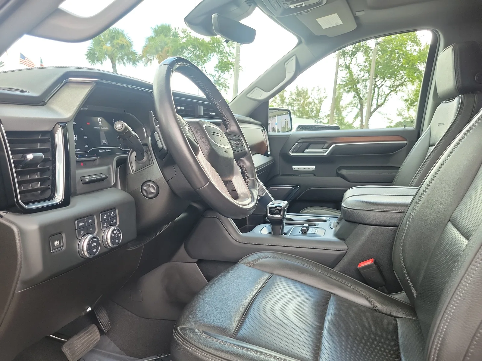 2024 GMC Sierra 1500 Denali photo 9