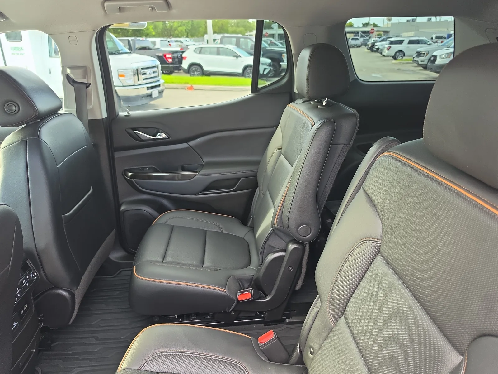 2023 GMC Acadia AT4 4WD photo 12
