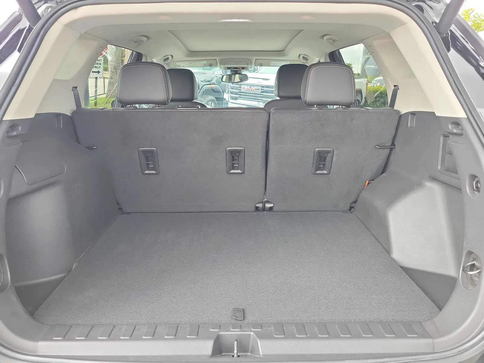 2024 GMC Terrain Denali photo 18