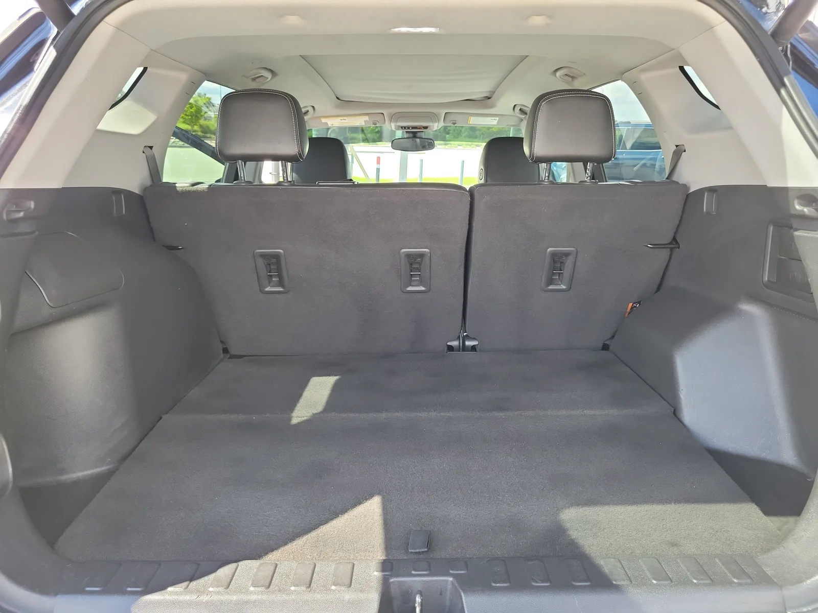 2023 GMC Terrain SLT photo 16
