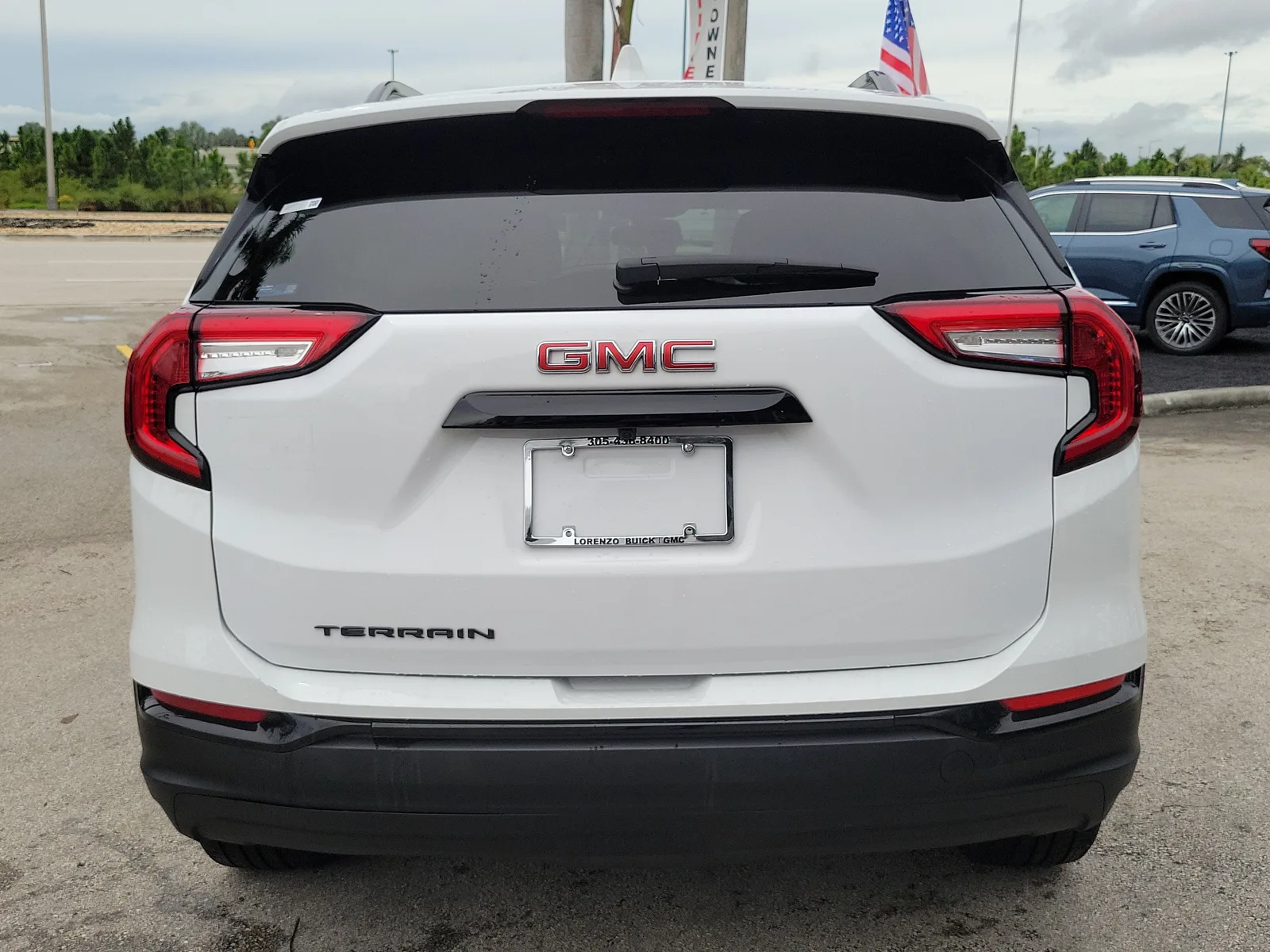 2024 GMC Terrain SLE photo 6
