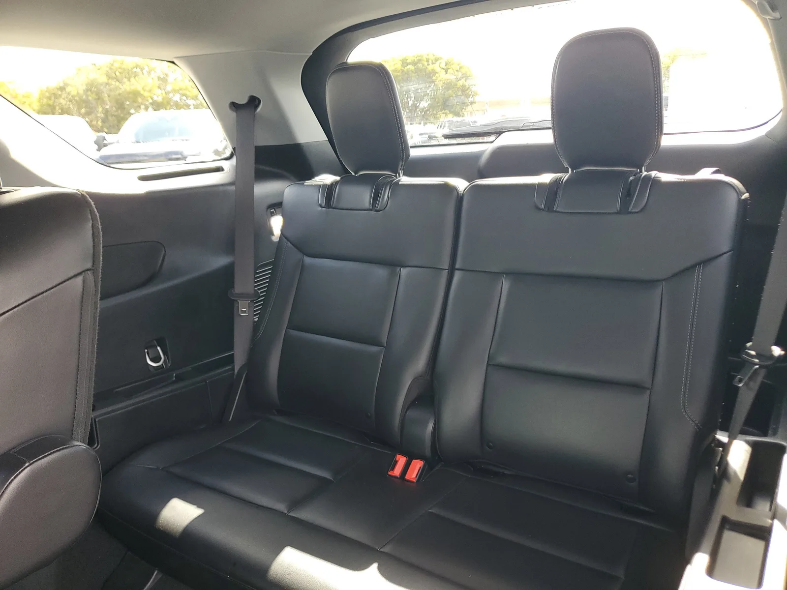 2023 Ford Explorer XLT photo 14